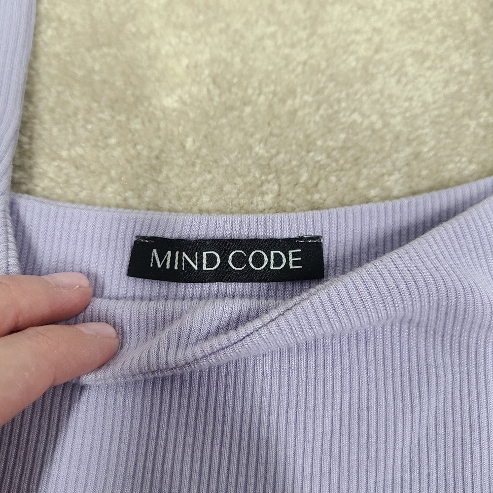 Mind Code Cropped Tank Top - Picture 4 of 4